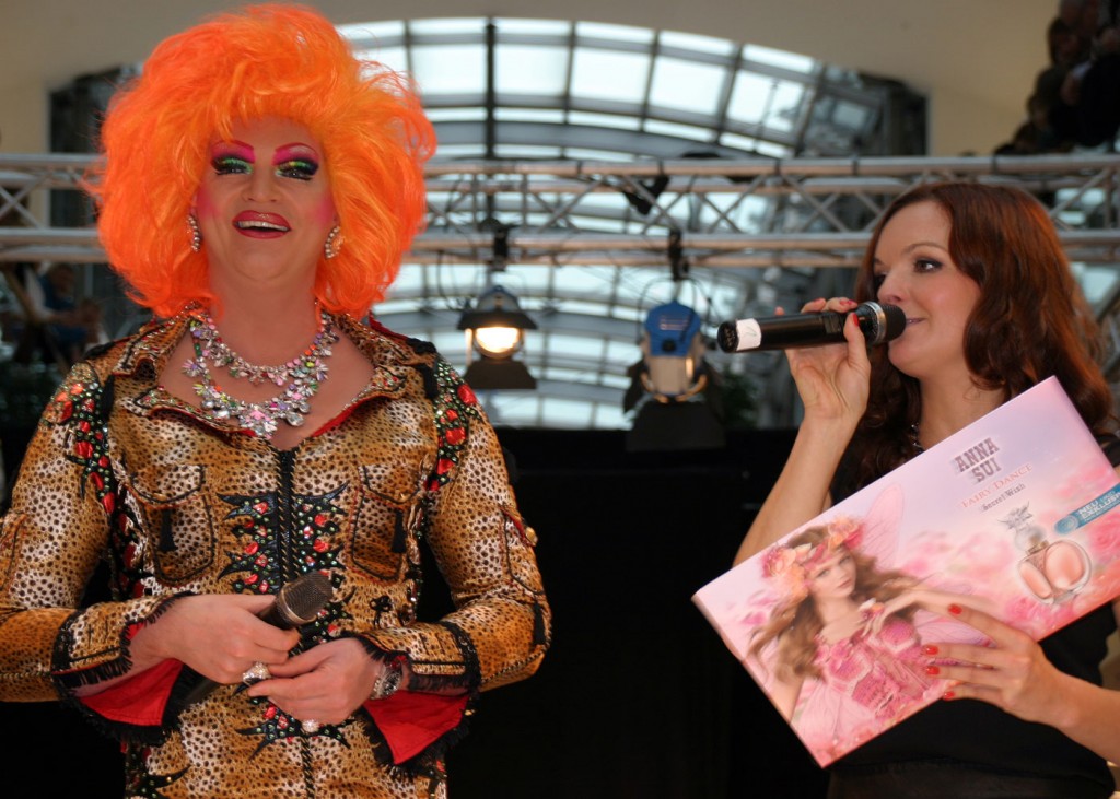 Olivia Jones als Moderatorin in Flensburg