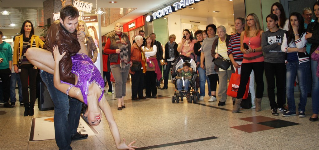 Flying Fashion - die mobile Modenschau durch Ihr Haus