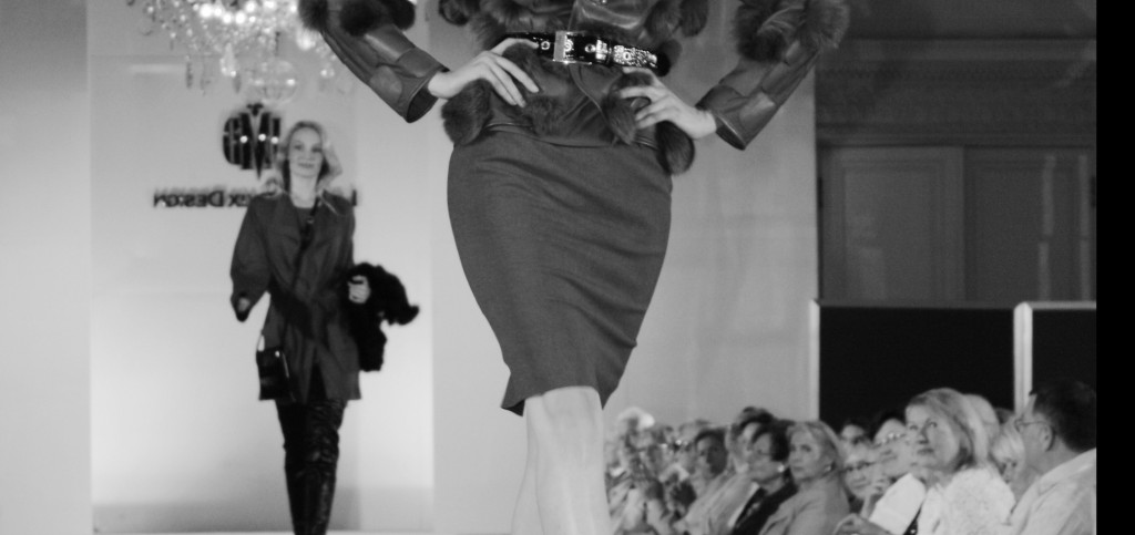 Haute Couture- Detailausschnitt von Liz Malraux