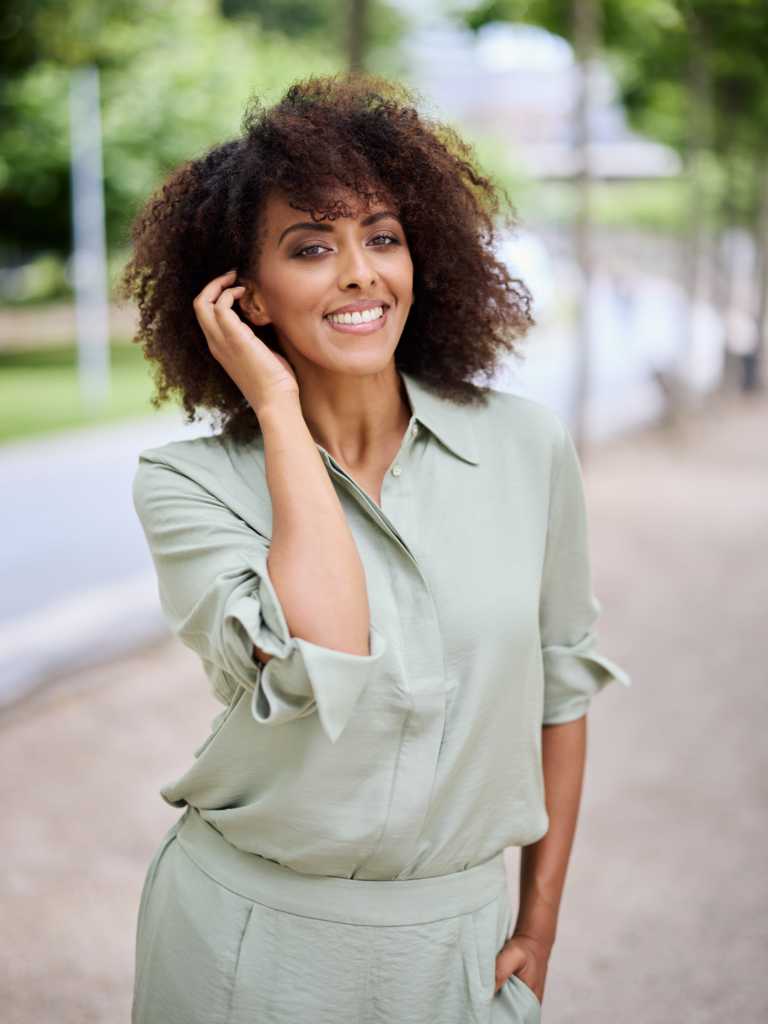 African Model & Dancer