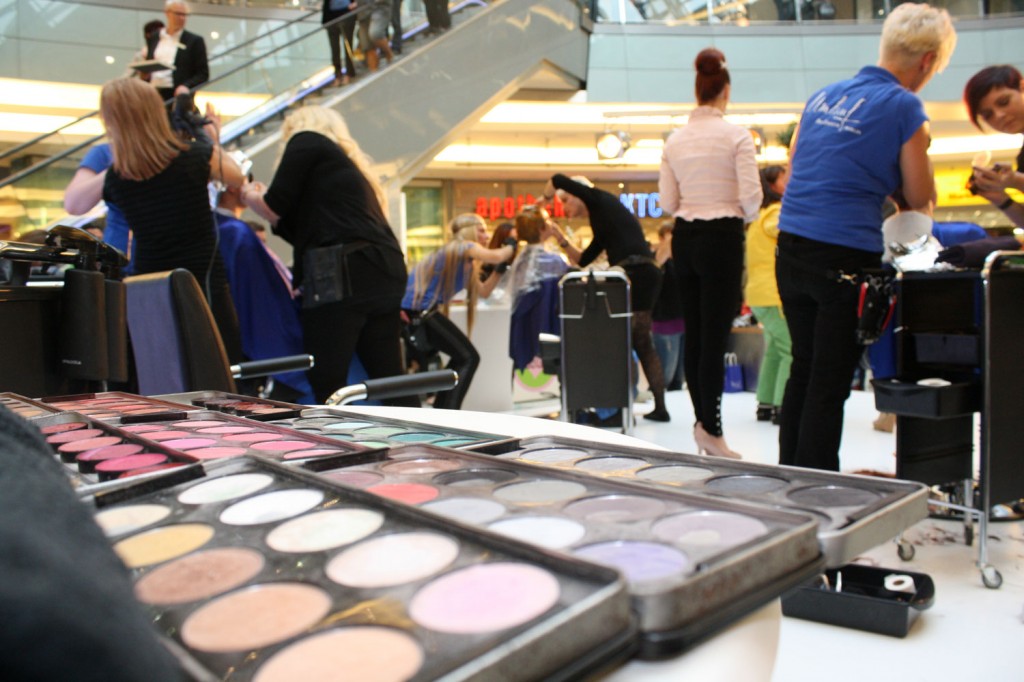 Die Vorher-Nachher Show ist eine professionelle Umstyling Show mit viel Entertainment, Beratung und WOW Effekt.