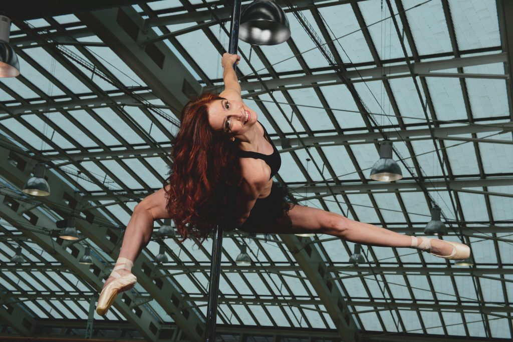 Pole Artist Tänzerin Model