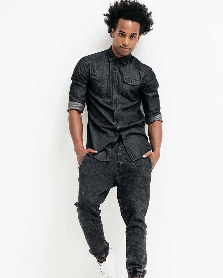 African Model & Dancer