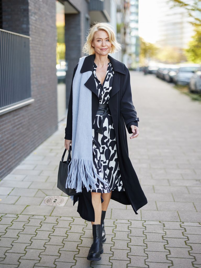 Commercial Model & Modern Women