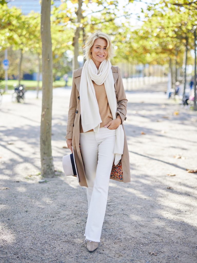 Commercial Model & Modern Women