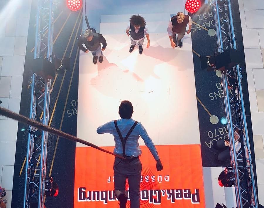 Vertical Fashion Catwalk - Einfach mal von oben herab