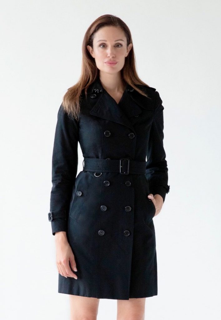 Commercial Madel - Modern Women
